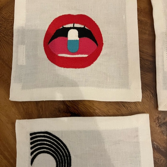 Jonathan Adler Lips cocktail napkins - Picture 2 of 6
